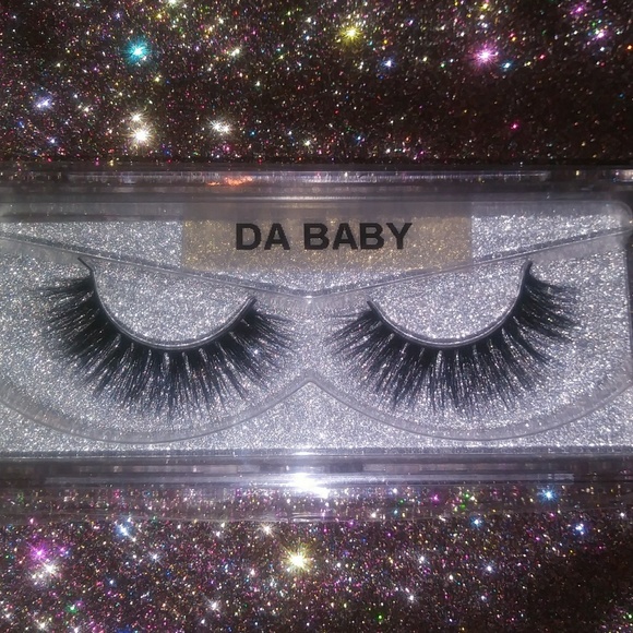 Lashes - Picture 3 of 8